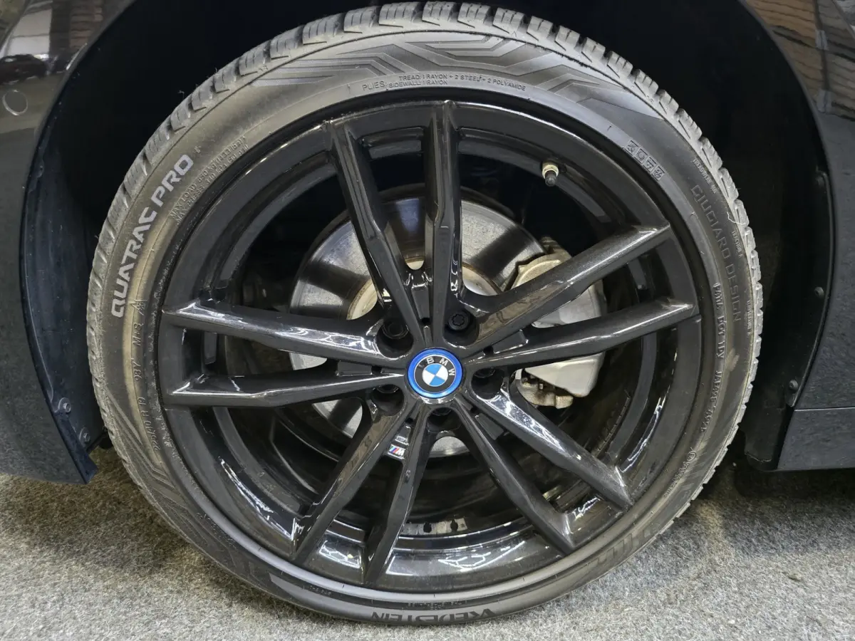 330e xDrive M Sport Pano Leder Widescreen HUD camera Laser 19"LM