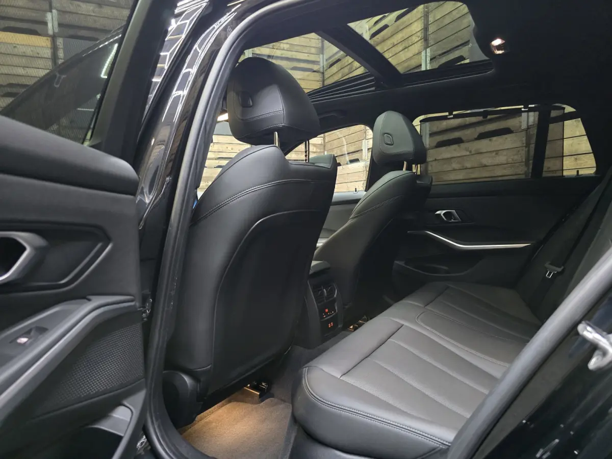 330e xDrive M Sport Pano Leder Widescreen HUD camera Laser 19"LM