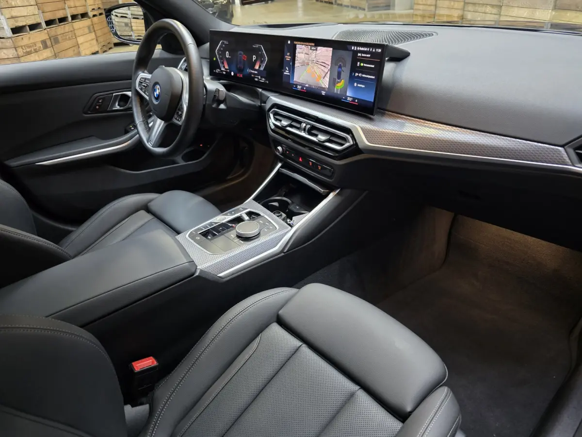 330e xDrive M Sport Pano Leder Widescreen HUD camera Laser 19"LM