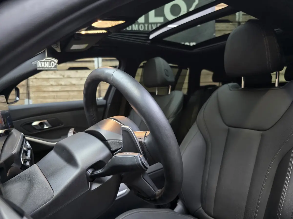 330e xDrive M Sport Pano Leder Widescreen HUD camera Laser 19"LM