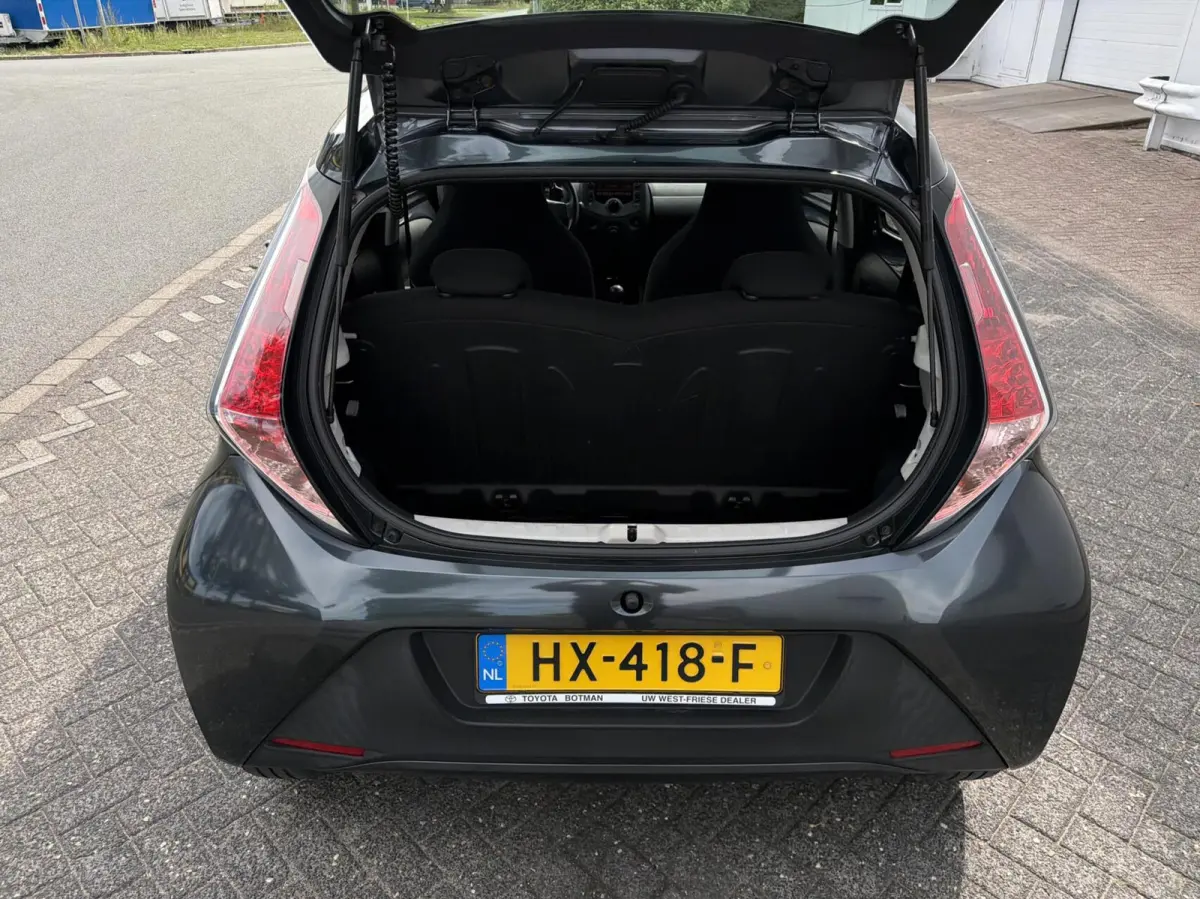 1.0 VVT-i x - 1EIGENAAR/5DEURS/AIRCO/NAP