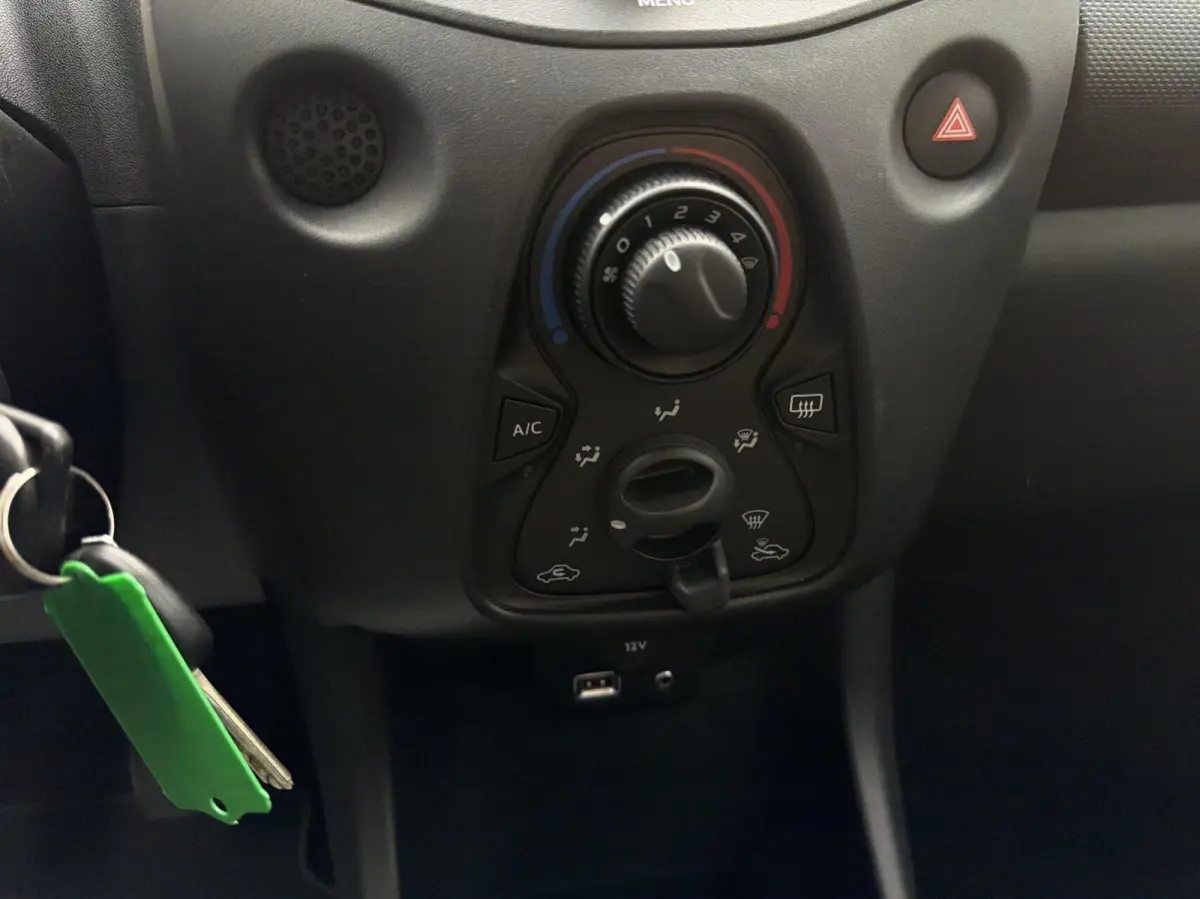 1.0 VVT-i x - 1EIGENAAR/5DEURS/AIRCO/NAP