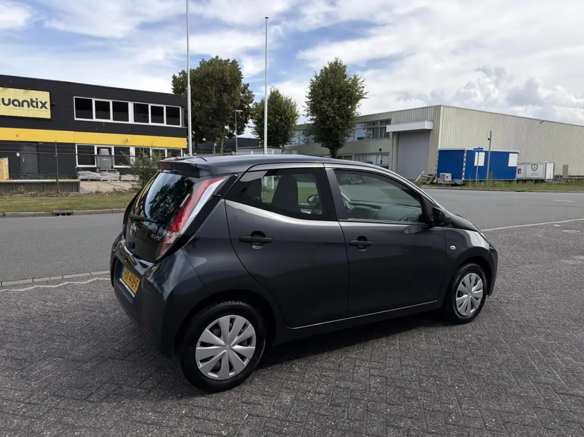 1.0 VVT-i x - 1EIGENAAR/5DEURS/AIRCO/NAP