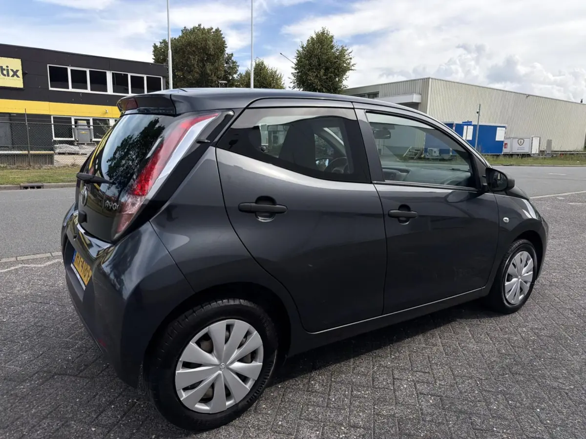 1.0 VVT-i x - 1EIGENAAR/5DEURS/AIRCO/NAP