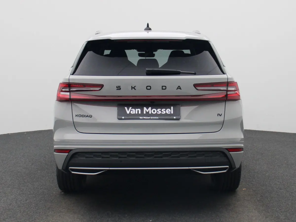 1.5 TSI PHEV Sportline Business 204 PK Automaat | Panormadak | Trekhaak | Canton Geluidssysteem |  Matrix LED Koplampen | Navigatie |  Apple Carplay/Android Auto | Keyless Entry | Climate Co