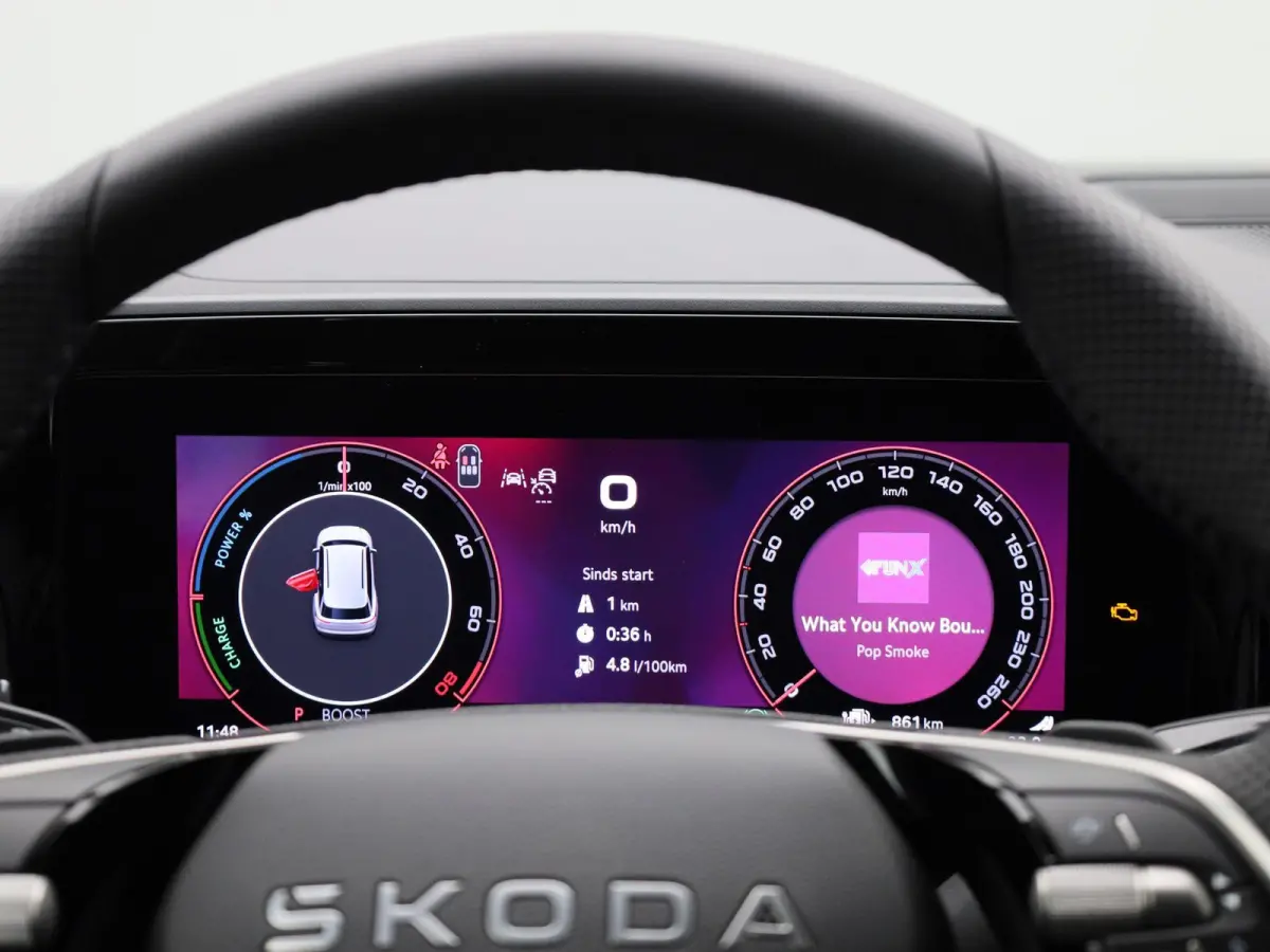 1.5 TSI PHEV Sportline Business 204 PK Automaat | Panormadak | Trekhaak | Canton Geluidssysteem |  Matrix LED Koplampen | Navigatie |  Apple Carplay/Android Auto | Keyless Entry | Climate Co