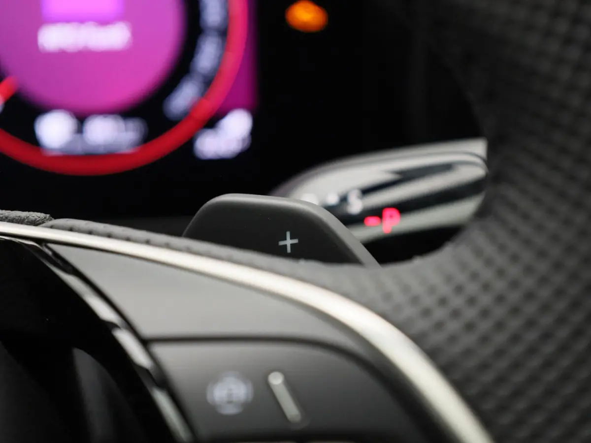 1.5 TSI PHEV Sportline Business 204 PK Automaat | Panormadak | Trekhaak | Canton Geluidssysteem |  Matrix LED Koplampen | Navigatie |  Apple Carplay/Android Auto | Keyless Entry | Climate Co
