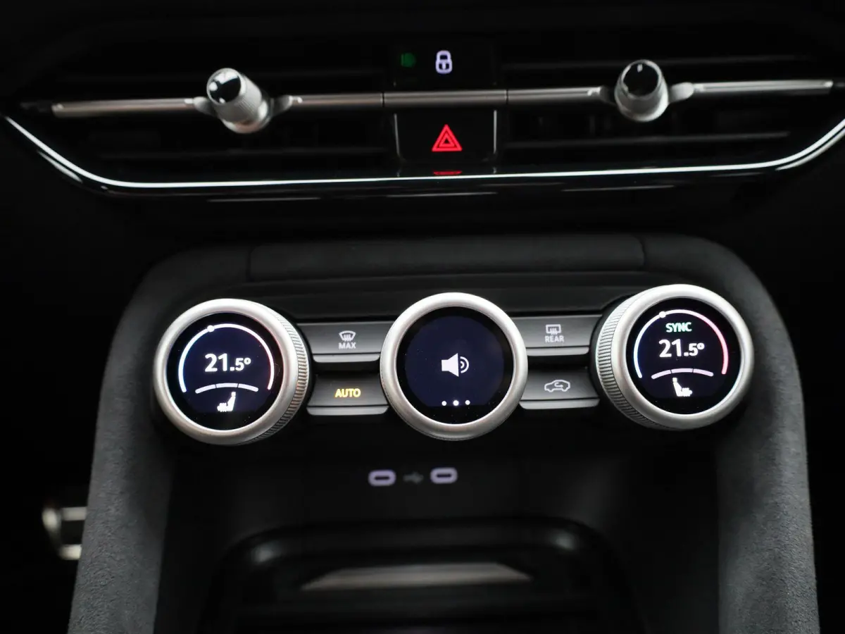 1.5 TSI PHEV Sportline Business 204 PK Automaat | Panormadak | Trekhaak | Canton Geluidssysteem |  Matrix LED Koplampen | Navigatie |  Apple Carplay/Android Auto | Keyless Entry | Climate Co