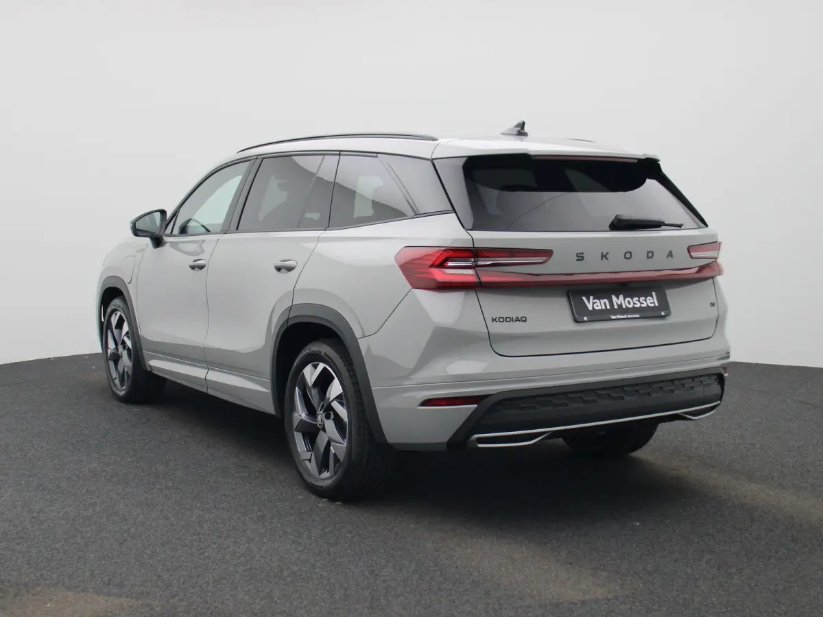 1.5 TSI PHEV Sportline Business 204 PK Automaat | Panormadak | Trekhaak | Canton Geluidssysteem |  Matrix LED Koplampen | Navigatie |  Apple Carplay/Android Auto | Keyless Entry | Climate Co