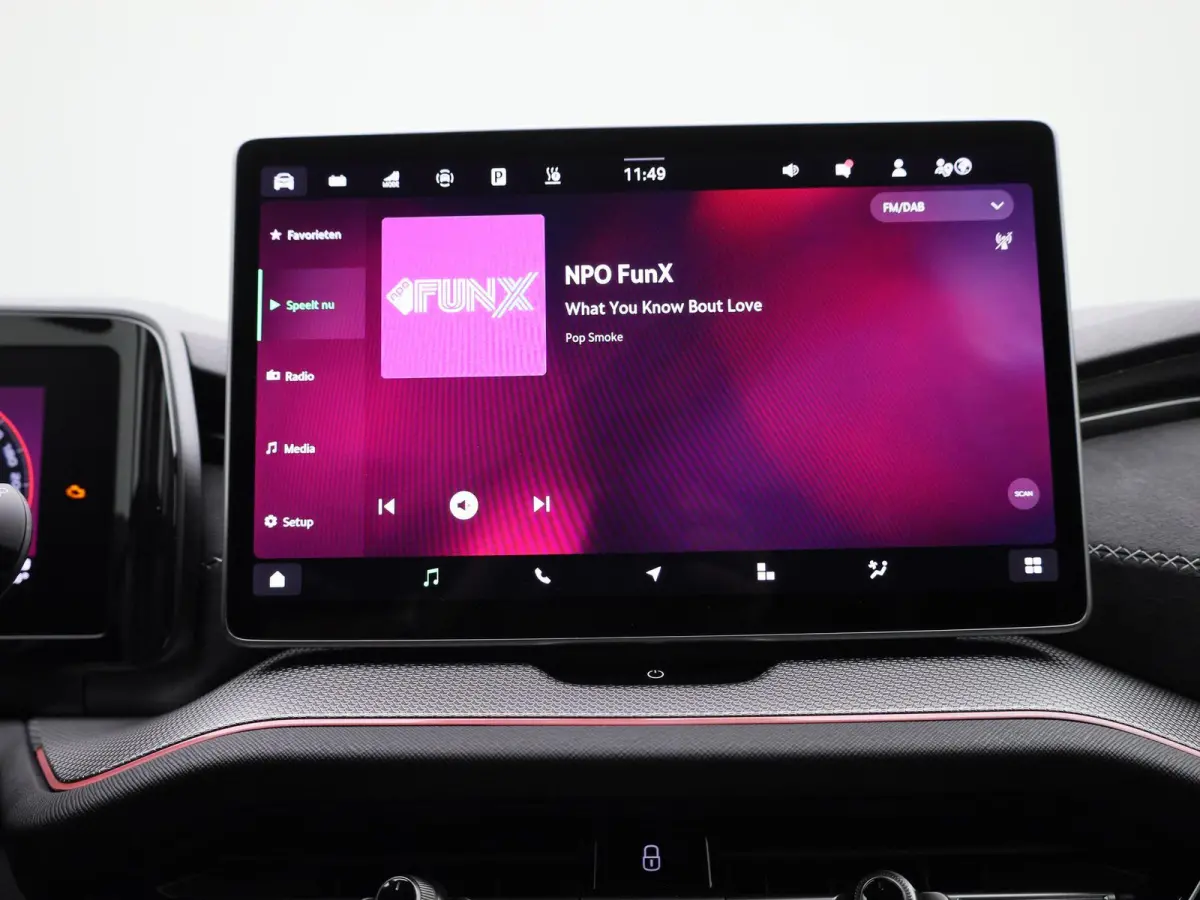 1.5 TSI PHEV Sportline Business 204 PK Automaat | Panormadak | Trekhaak | Canton Geluidssysteem |  Matrix LED Koplampen | Navigatie |  Apple Carplay/Android Auto | Keyless Entry | Climate Co