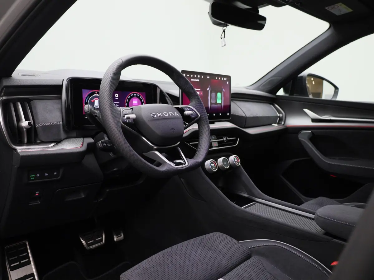 1.5 TSI PHEV Sportline Business 204 PK Automaat | Panormadak | Trekhaak | Canton Geluidssysteem |  Matrix LED Koplampen | Navigatie |  Apple Carplay/Android Auto | Keyless Entry | Climate Co