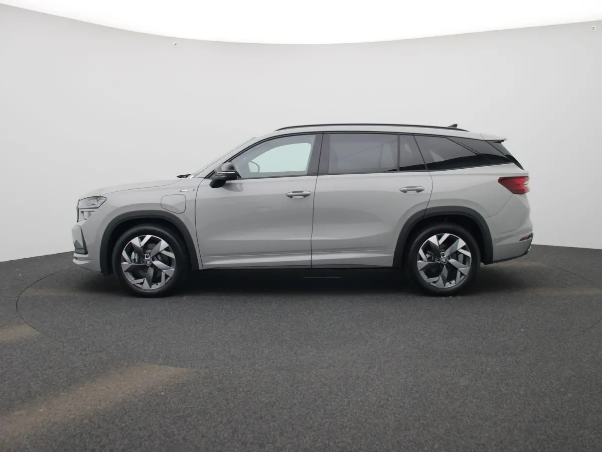 1.5 TSI PHEV Sportline Business 204 PK Automaat | Panormadak | Trekhaak | Canton Geluidssysteem |  Matrix LED Koplampen | Navigatie |  Apple Carplay/Android Auto | Keyless Entry | Climate Co
