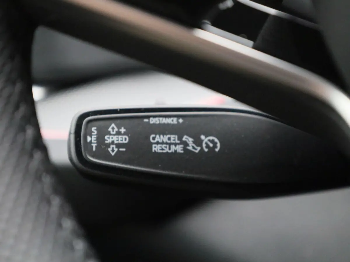 1.5 TSI PHEV Sportline Business 204 PK Automaat | Panormadak | Trekhaak | Canton Geluidssysteem |  Matrix LED Koplampen | Navigatie |  Apple Carplay/Android Auto | Keyless Entry | Climate Co