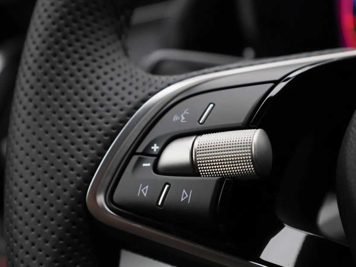 1.5 TSI PHEV Sportline Business 204 PK Automaat | Panormadak | Trekhaak | Canton Geluidssysteem |  Matrix LED Koplampen | Navigatie |  Apple Carplay/Android Auto | Keyless Entry | Climate Co