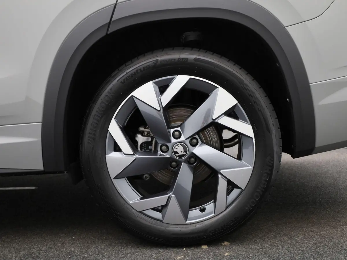 1.5 TSI PHEV Sportline Business 204 PK Automaat | Panormadak | Trekhaak | Canton Geluidssysteem |  Matrix LED Koplampen | Navigatie |  Apple Carplay/Android Auto | Keyless Entry | Climate Co