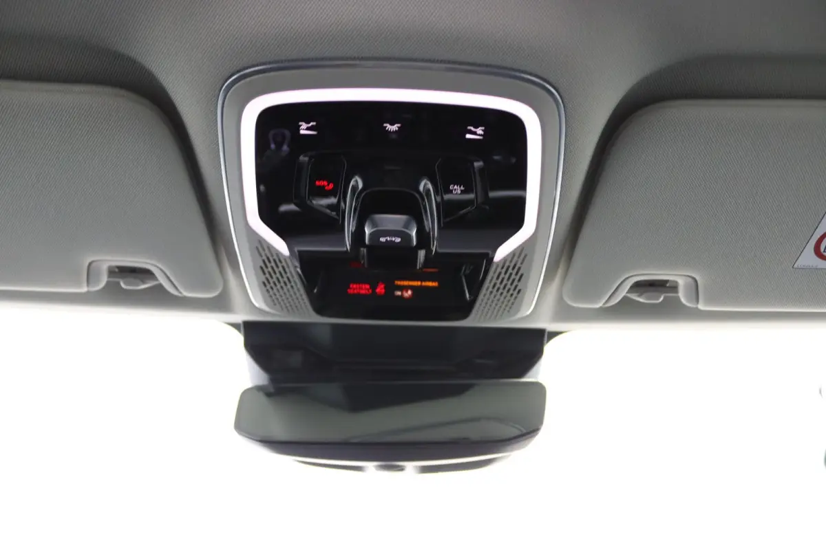 1.5*PLUG-IN*NAVI*PANO*CAM*ACC*CARPLAY*ECC*LED*