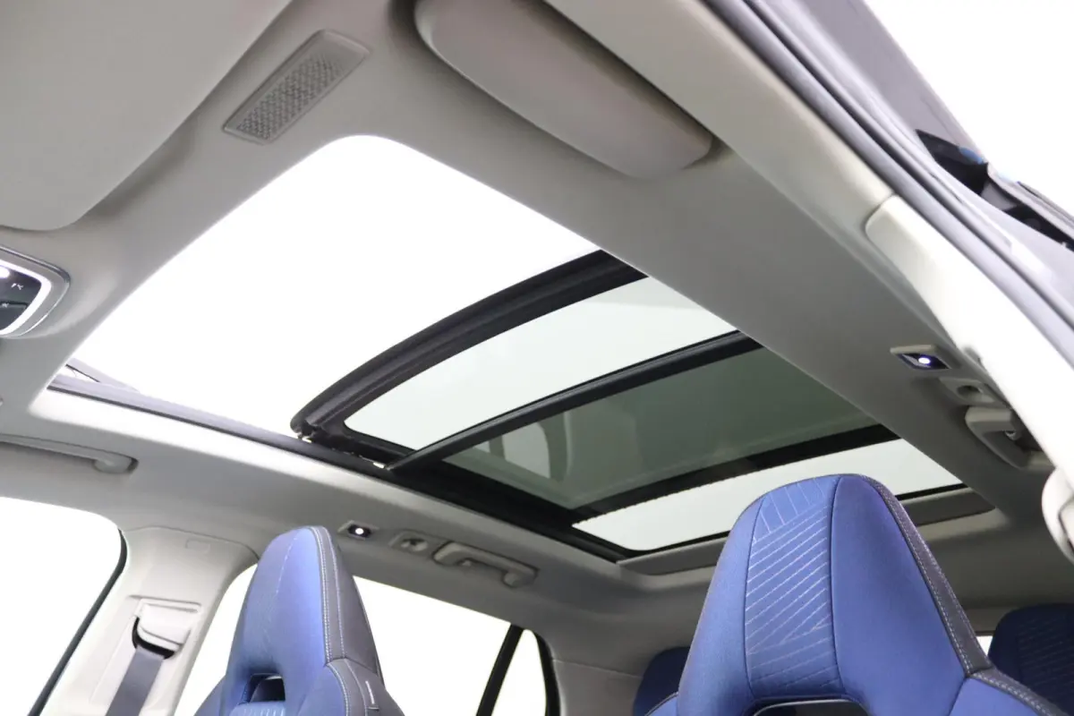 1.5*PLUG-IN*NAVI*PANO*CAM*ACC*CARPLAY*ECC*LED*