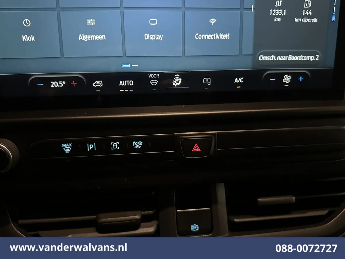 2.0 TDCI 136pk L2H1 Euro6 Airco | Camera | LED | Cruisecontrol Verwarmde voorruit, Parkeersensoren, Bijrijdersbank, 2740kg trekvermogen