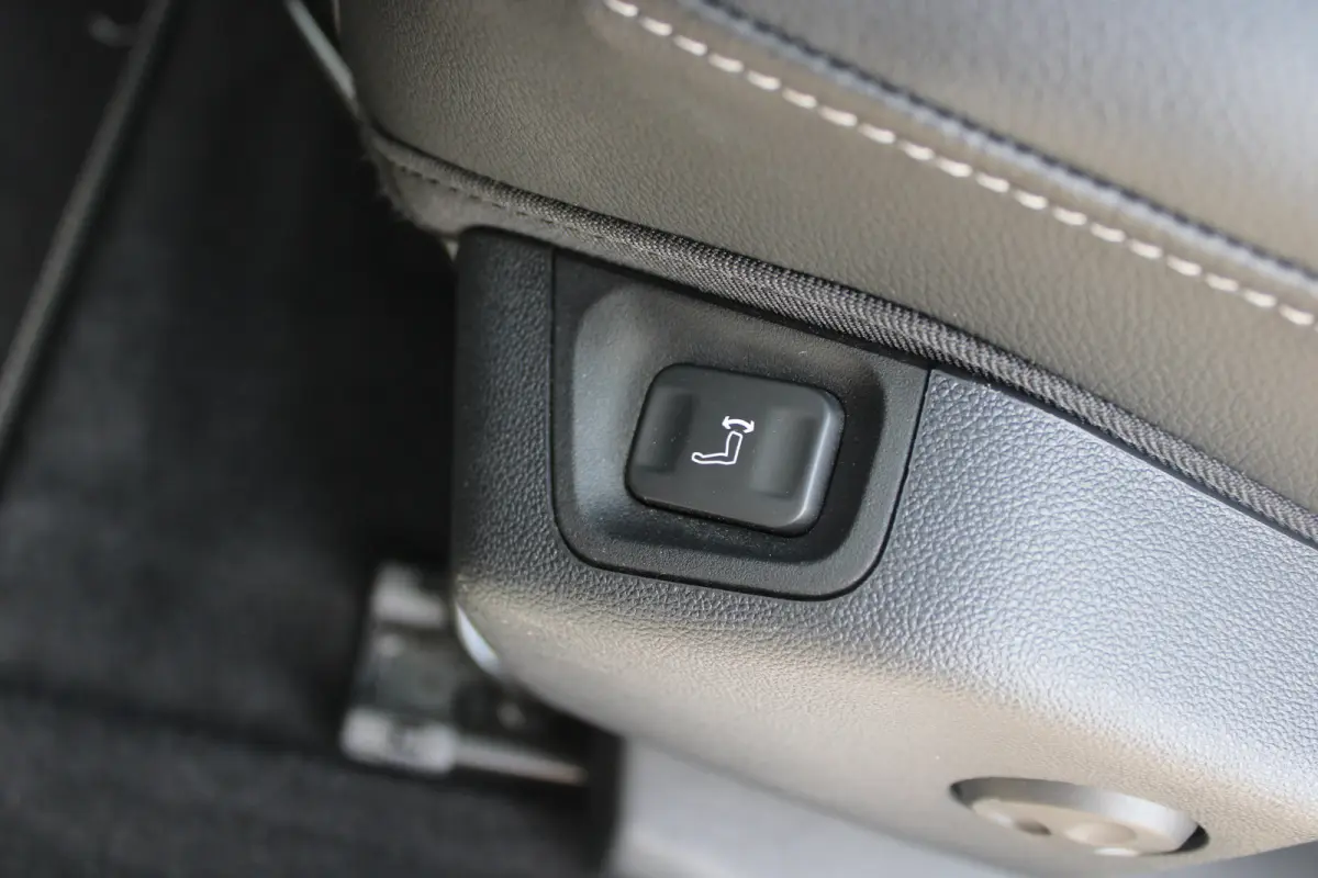 1.2 Turbo Innovation | Navigatie | Camera | AGR | All season | Trekhaak | Parkeersensoren voor + achter |