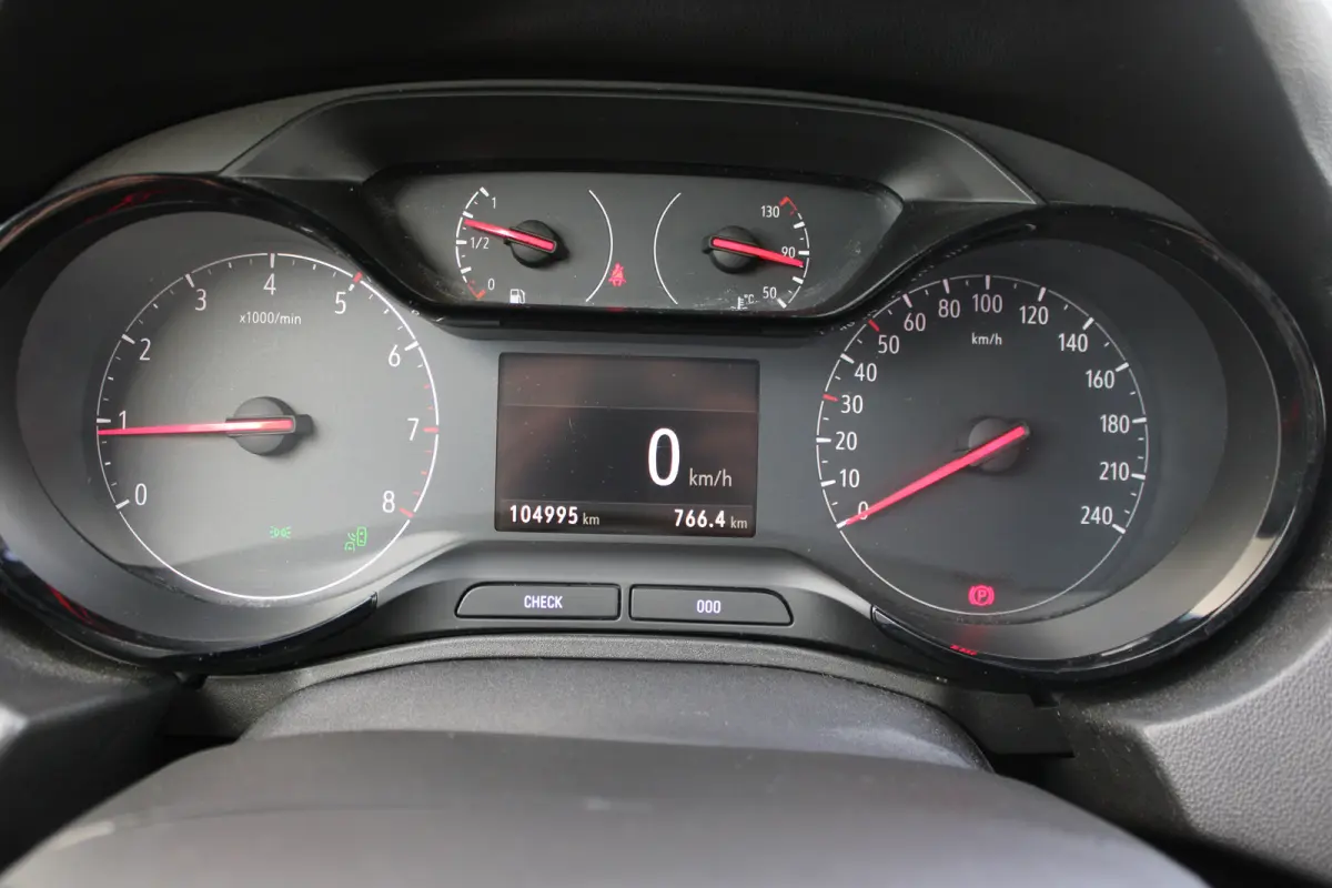1.2 Turbo Innovation | Navigatie | Camera | AGR | All season | Trekhaak | Parkeersensoren voor + achter |