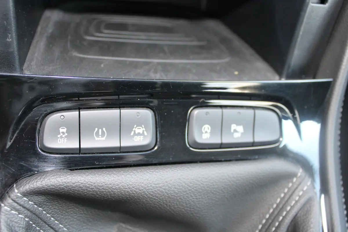 1.2 Turbo Innovation | Navigatie | Camera | AGR | All season | Trekhaak | Parkeersensoren voor + achter |