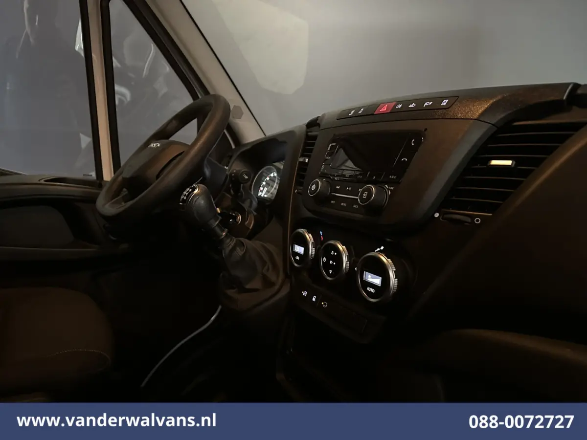 35C16H 157pk Bakwagen Laadklep Dubbel Lucht Euro6 Airco | 1010kg laadvermogen Bijrijdersbank