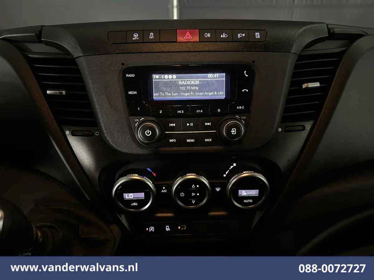 35C16H 157pk Bakwagen Laadklep Dubbel Lucht Euro6 Airco | 1010kg laadvermogen Bijrijdersbank