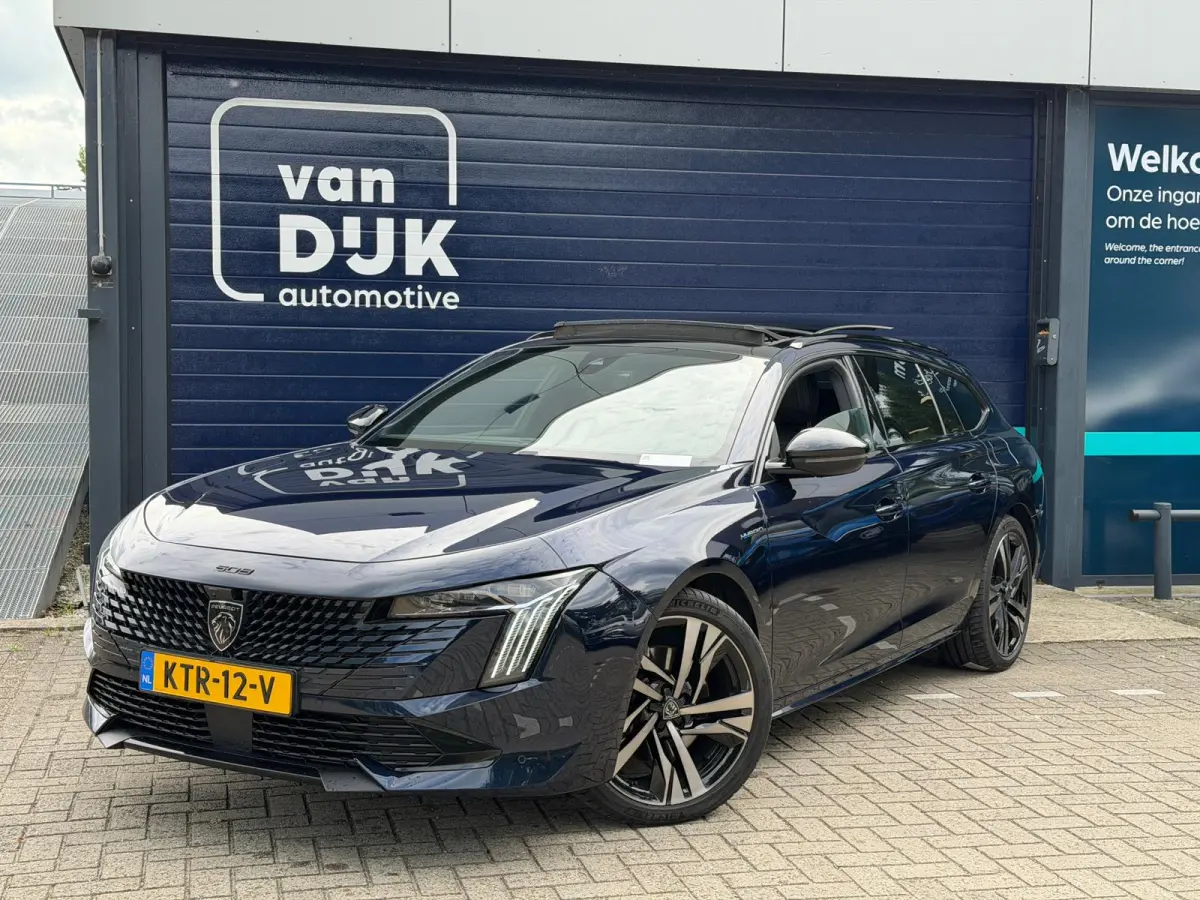 1.6 HYbrid 225 GT Plug-In Panoramadak Trekhaak LED FOCAL AUDIO Driving, holiday, Techno pakket Adaptive cruise Alcantara Lederen bekleding