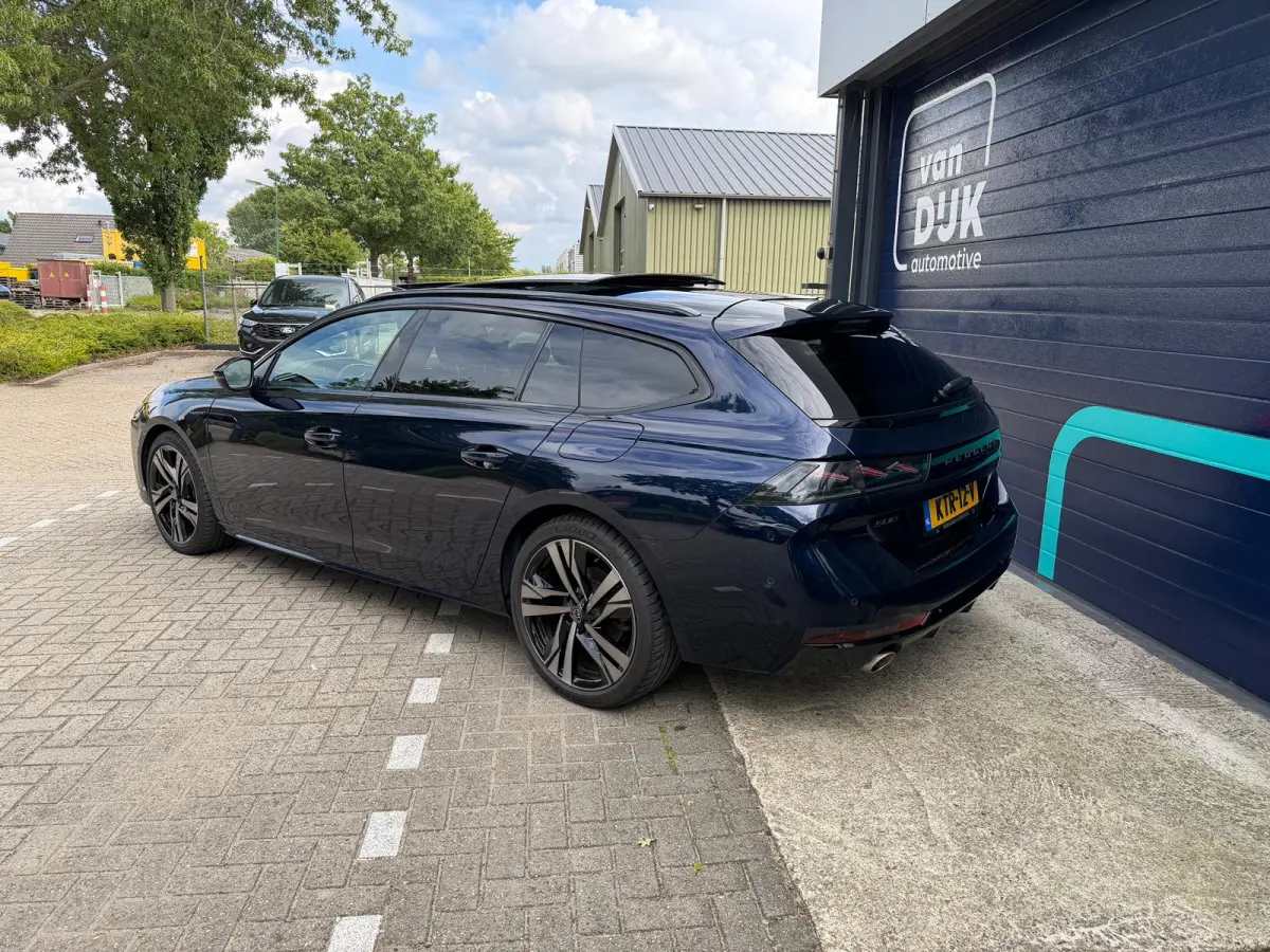 1.6 HYbrid 225 GT Plug-In Panoramadak Trekhaak LED FOCAL AUDIO Driving, holiday, Techno pakket Adaptive cruise Alcantara Lederen bekleding