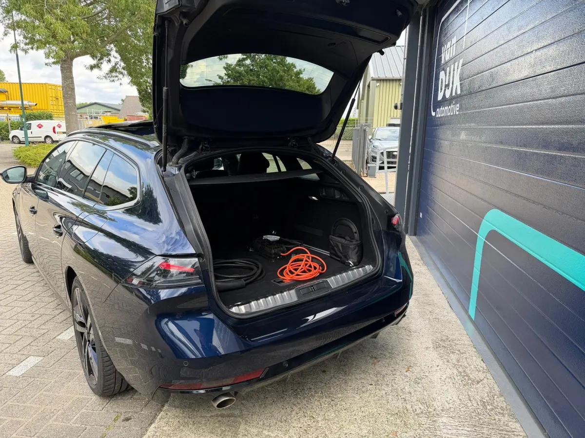 1.6 HYbrid 225 GT Plug-In Panoramadak Trekhaak LED FOCAL AUDIO Driving, holiday, Techno pakket Adaptive cruise Alcantara Lederen bekleding