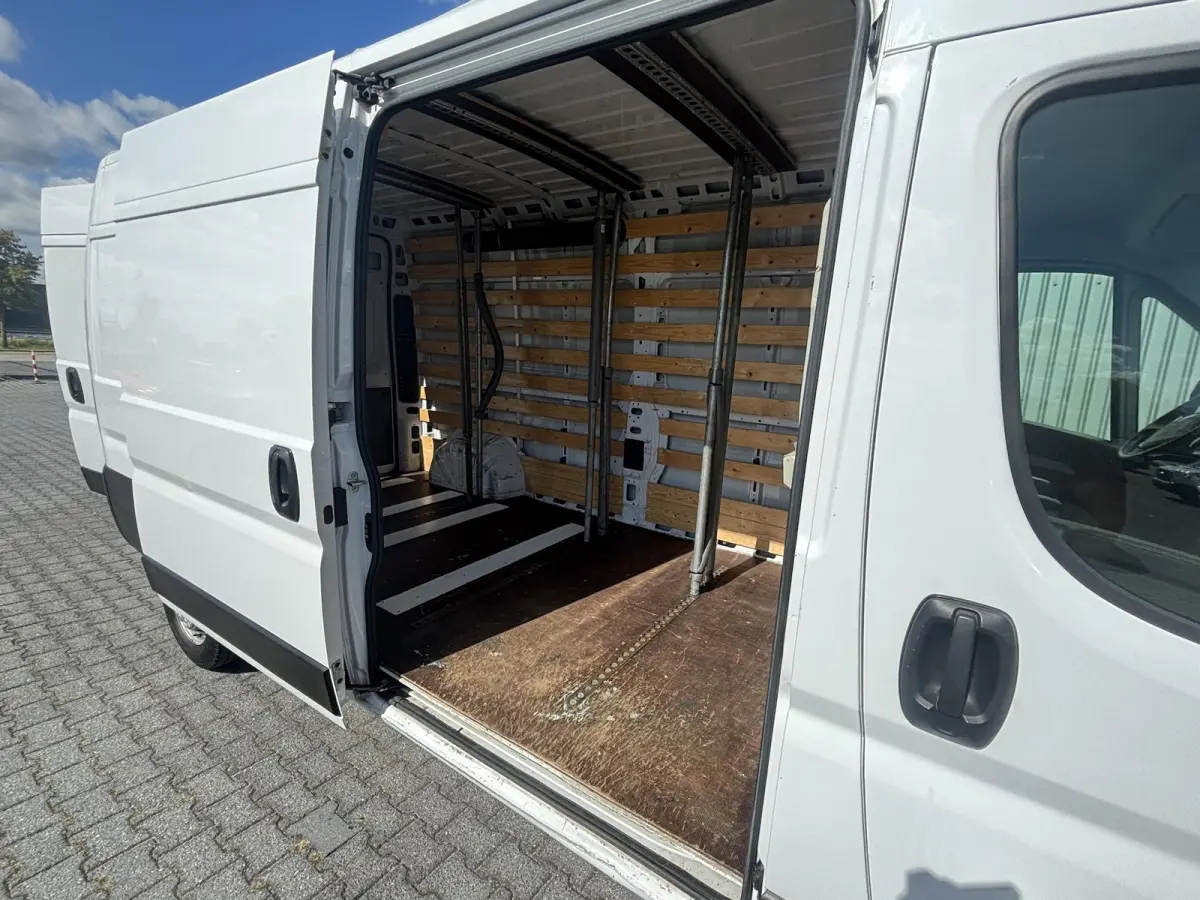 2.2D 120 L3H2 Edition*A/C*HAAK*CRUISE*PDC*NAVI*