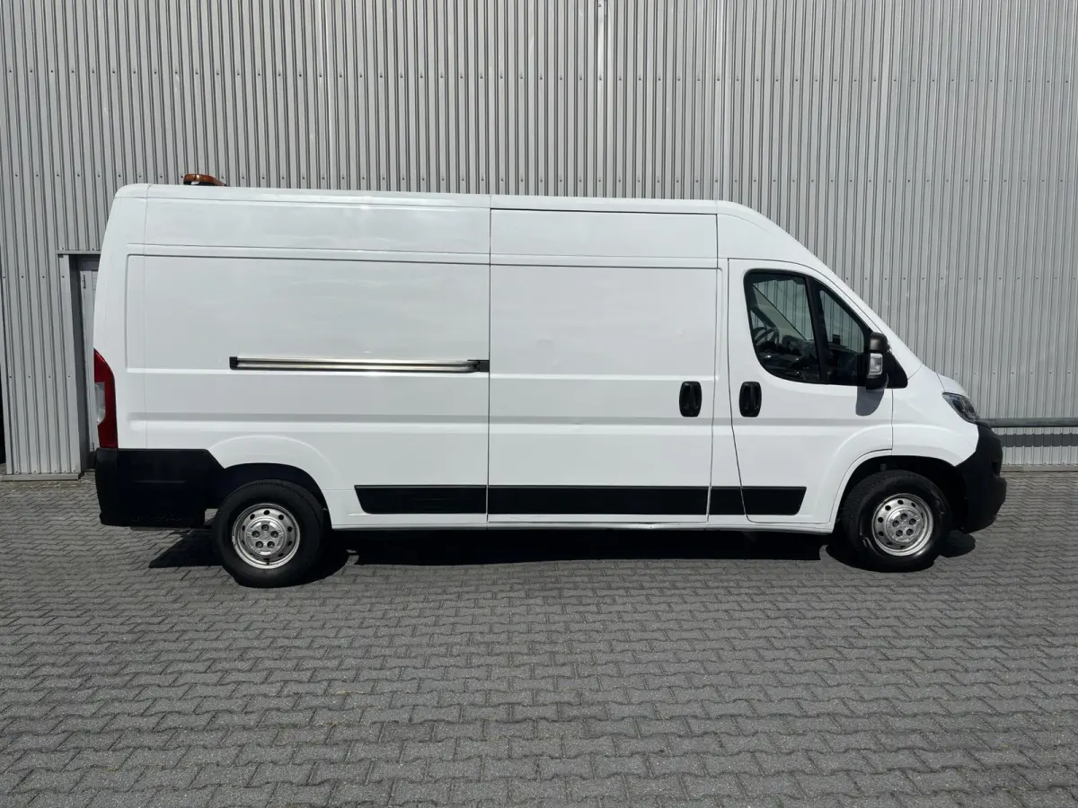 2.2D 120 L3H2 Edition*A/C*HAAK*CRUISE*PDC*NAVI*
