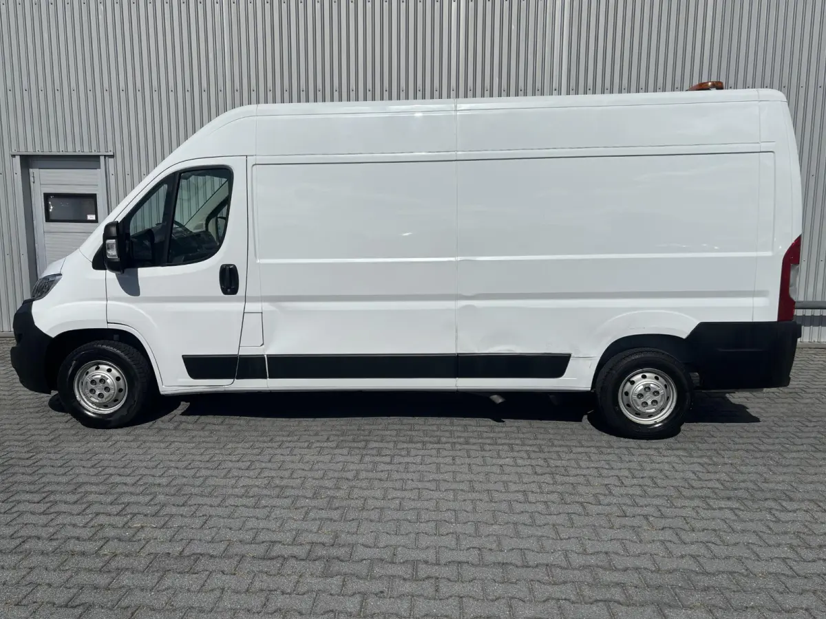 2.2D 120 L3H2 Edition*A/C*HAAK*CRUISE*PDC*NAVI*