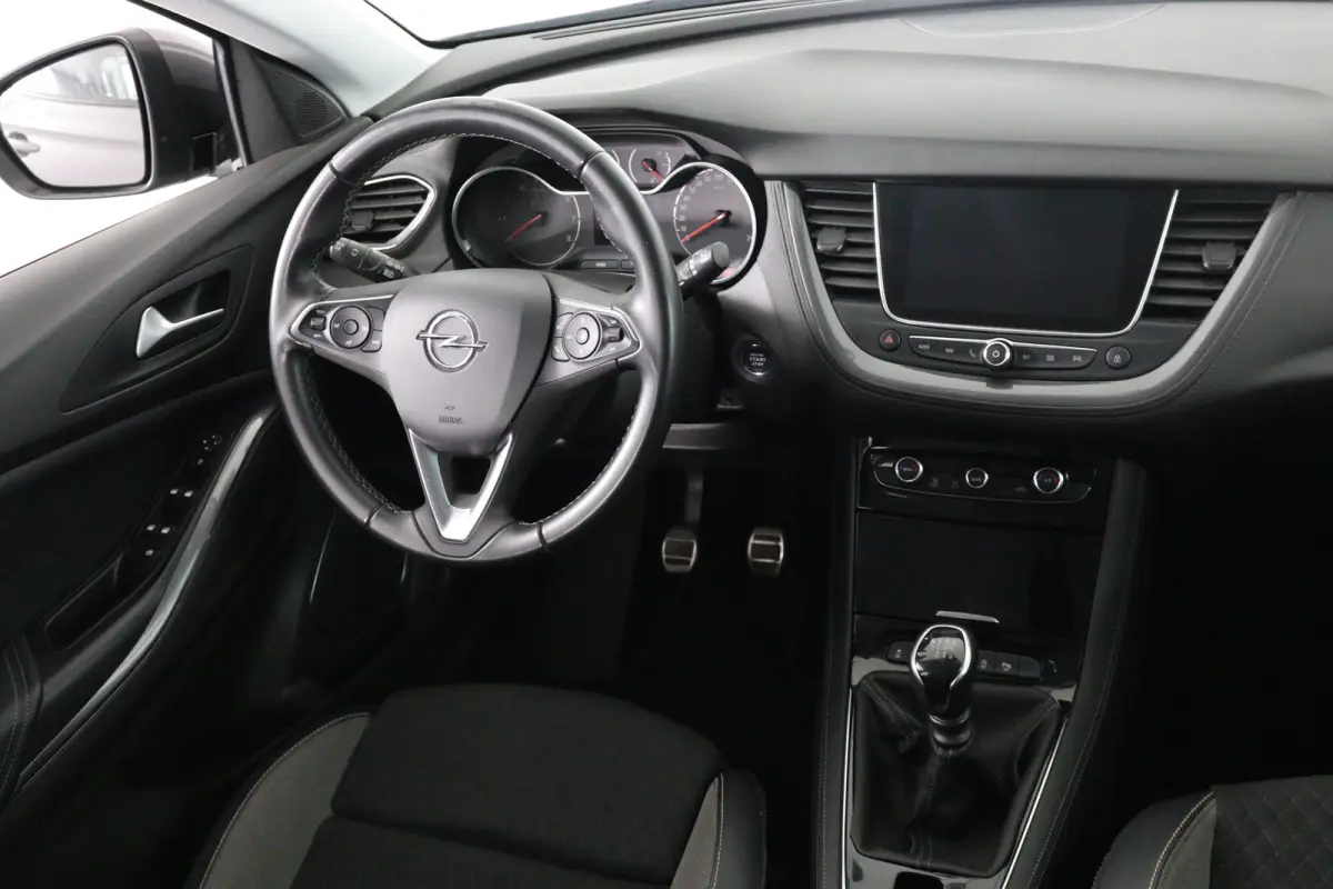 1.2 Turbo Innovation | Elektrische Kofferklep | AGR | Dodehoek | Keyless | Camera | Parkeersensoren | Navigatie | Apple Carplay & Android Auto |