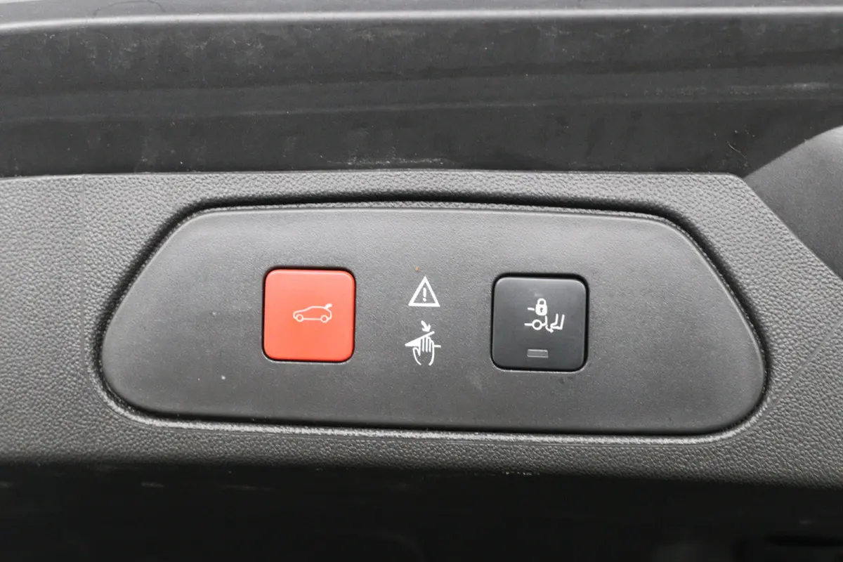 1.2 Turbo Innovation | Elektrische Kofferklep | AGR | Dodehoek | Keyless | Camera | Parkeersensoren | Navigatie | Apple Carplay & Android Auto |