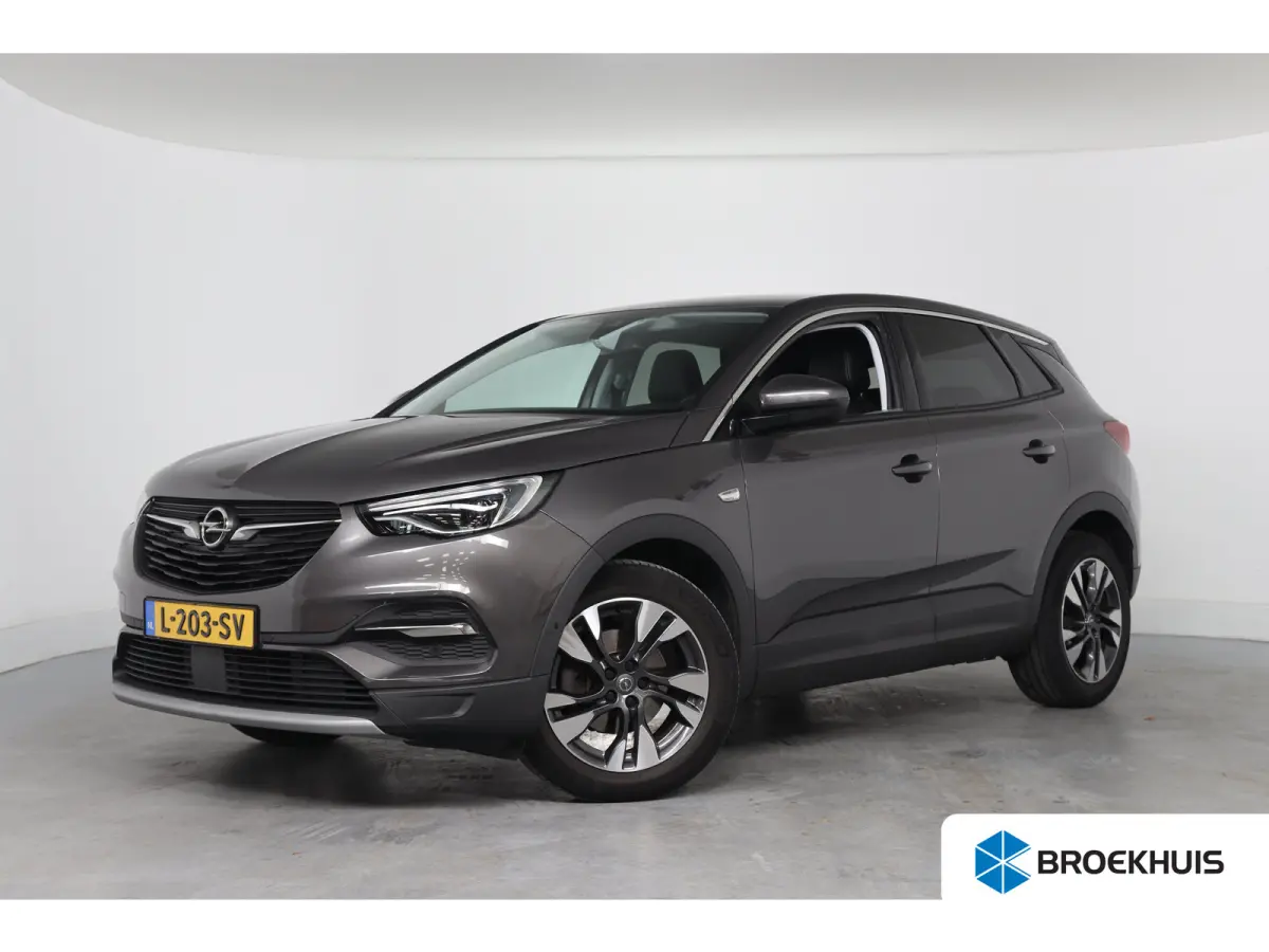 1.2 Turbo Innovation | Elektrische Kofferklep | AGR | Dodehoek | Keyless | Camera | Parkeersensoren | Navigatie | Apple Carplay & Android Auto |