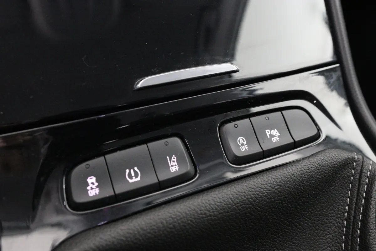 1.2 Turbo Innovation | Elektrische Kofferklep | AGR | Dodehoek | Keyless | Camera | Parkeersensoren | Navigatie | Apple Carplay & Android Auto |