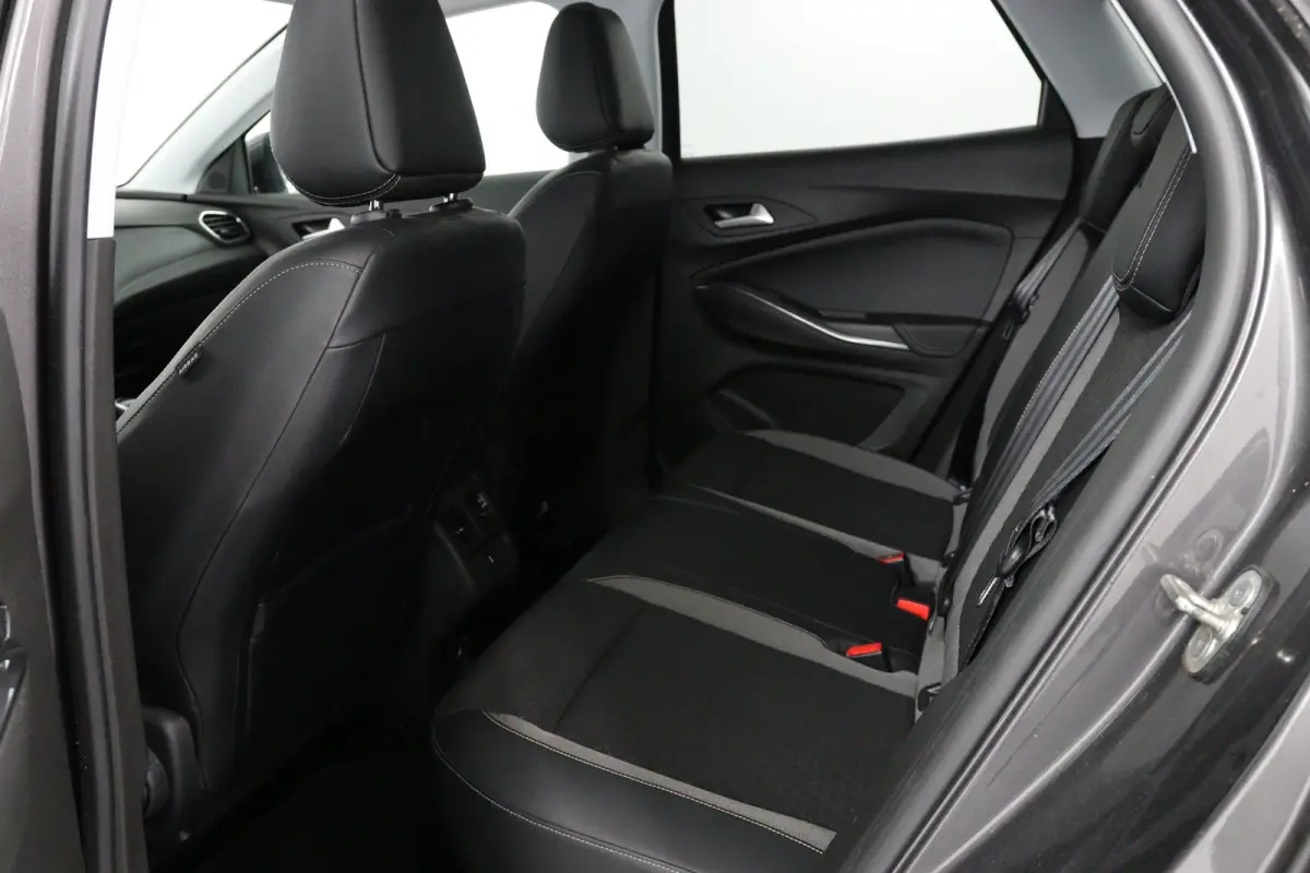 1.2 Turbo Innovation | Elektrische Kofferklep | AGR | Dodehoek | Keyless | Camera | Parkeersensoren | Navigatie | Apple Carplay & Android Auto |
