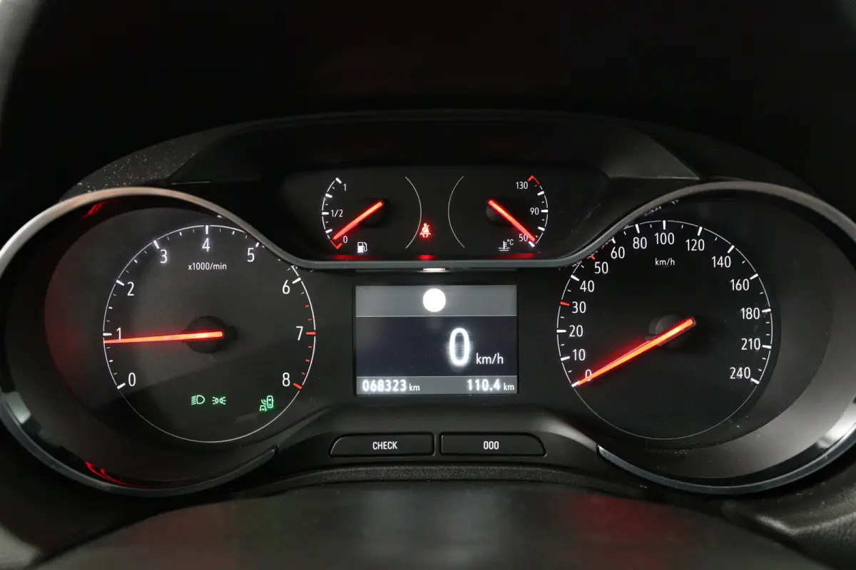 1.2 Turbo Innovation | Elektrische Kofferklep | AGR | Dodehoek | Keyless | Camera | Parkeersensoren | Navigatie | Apple Carplay & Android Auto |