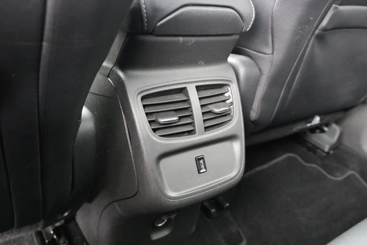 1.2 Turbo Innovation | Elektrische Kofferklep | AGR | Dodehoek | Keyless | Camera | Parkeersensoren | Navigatie | Apple Carplay & Android Auto |