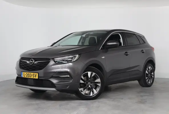 1.2 Turbo Innovation | Elektrische Kofferklep | AGR | Dodehoek | Keyless | Camera | Parkeersensoren | Navigatie | Apple Carplay & Android Auto |