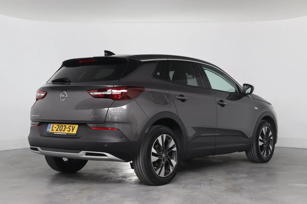 1.2 Turbo Innovation | Elektrische Kofferklep | AGR | Dodehoek | Keyless | Camera | Parkeersensoren | Navigatie | Apple Carplay & Android Auto |