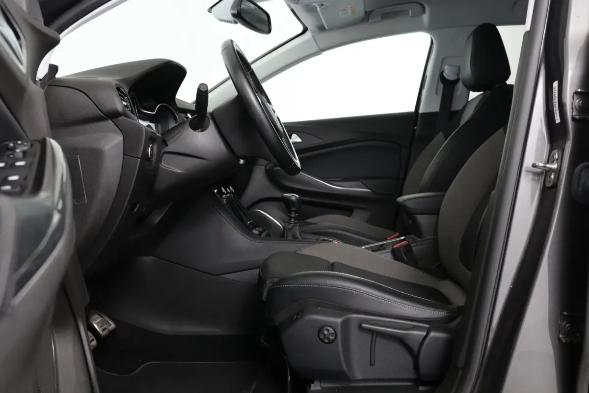 1.2 Turbo Innovation | Elektrische Kofferklep | AGR | Dodehoek | Keyless | Camera | Parkeersensoren | Navigatie | Apple Carplay & Android Auto |