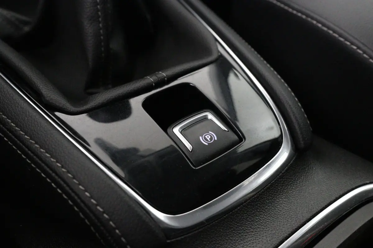 1.2 Turbo Innovation | Elektrische Kofferklep | AGR | Dodehoek | Keyless | Camera | Parkeersensoren | Navigatie | Apple Carplay & Android Auto |