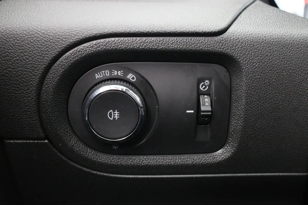 1.2 Turbo Innovation | Elektrische Kofferklep | AGR | Dodehoek | Keyless | Camera | Parkeersensoren | Navigatie | Apple Carplay & Android Auto |