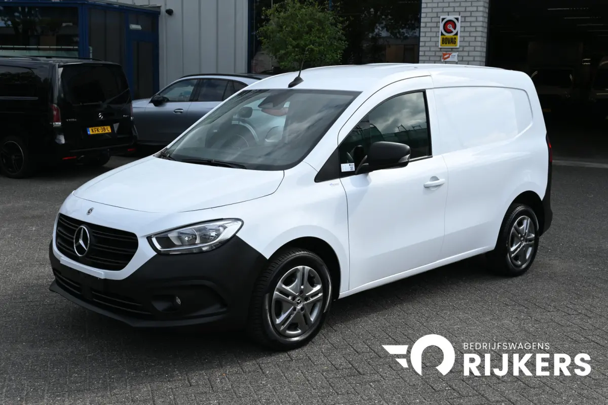 110 CDI L1 Pro 3 Zitplaatsen, Apple Carplay/Android Auto