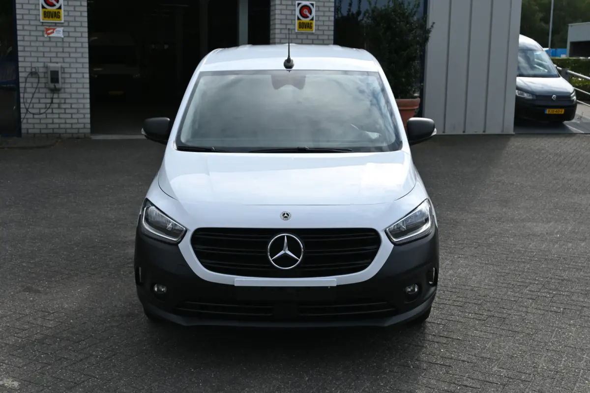 110 CDI L1 Pro 3 Zitplaatsen, Apple Carplay/Android Auto