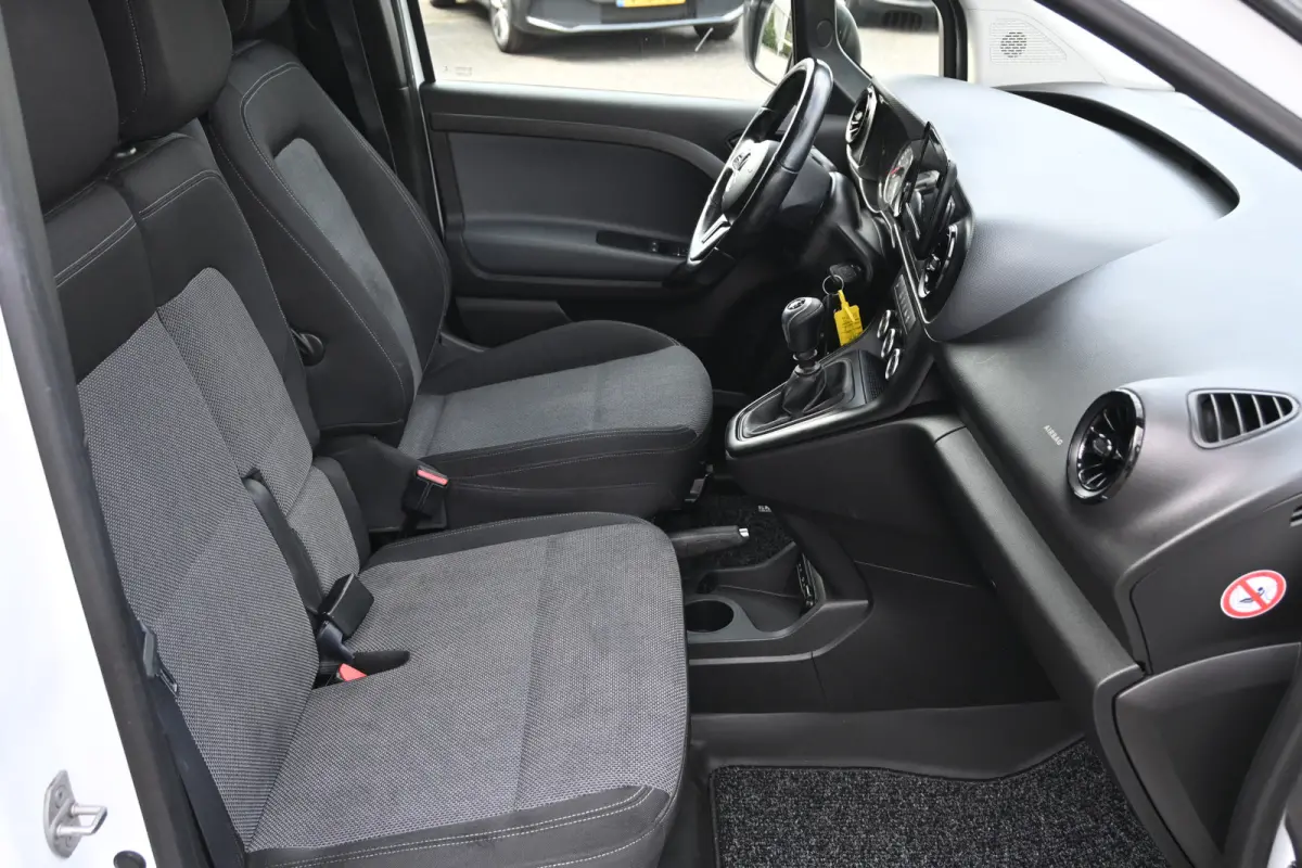 110 CDI L1 Pro 3 Zitplaatsen, Apple Carplay/Android Auto
