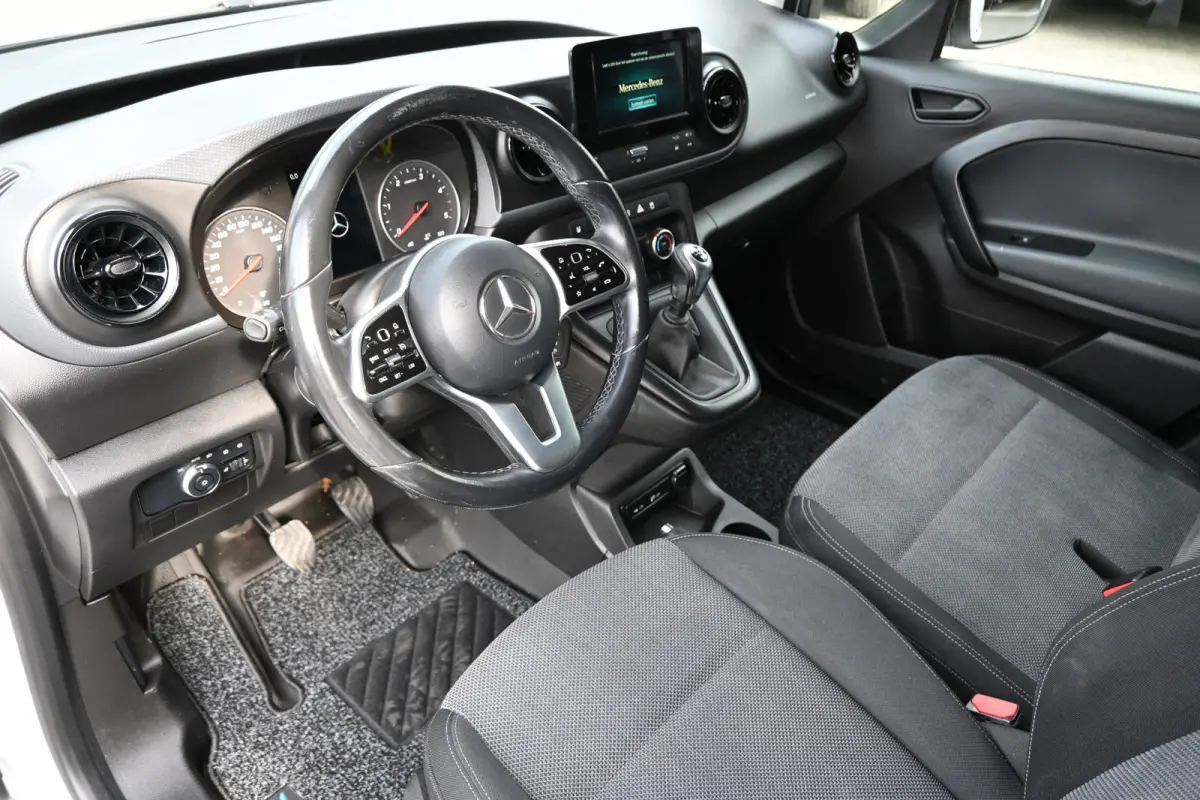 110 CDI L1 Pro 3 Zitplaatsen, Apple Carplay/Android Auto