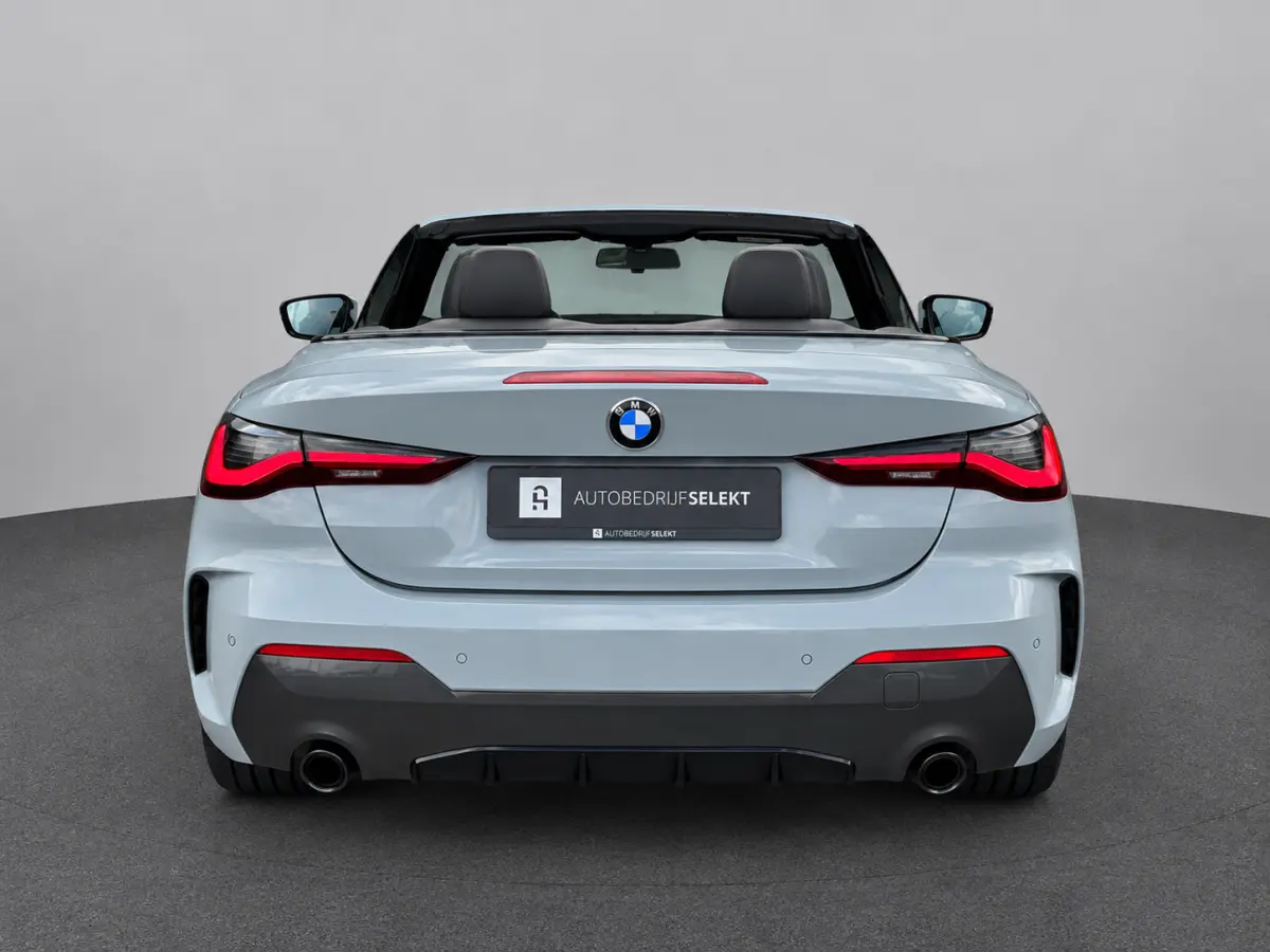 420i M-Sport | Brooklyn Grey | Harman Kardon | 19 inch | Facelift | Widescreen | Stoelverwarming | Carbon